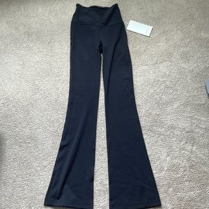 Lululemon black groove flared pant nulu